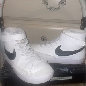 Nike Kids Blazer Mid ‘77 Basketball Shoes